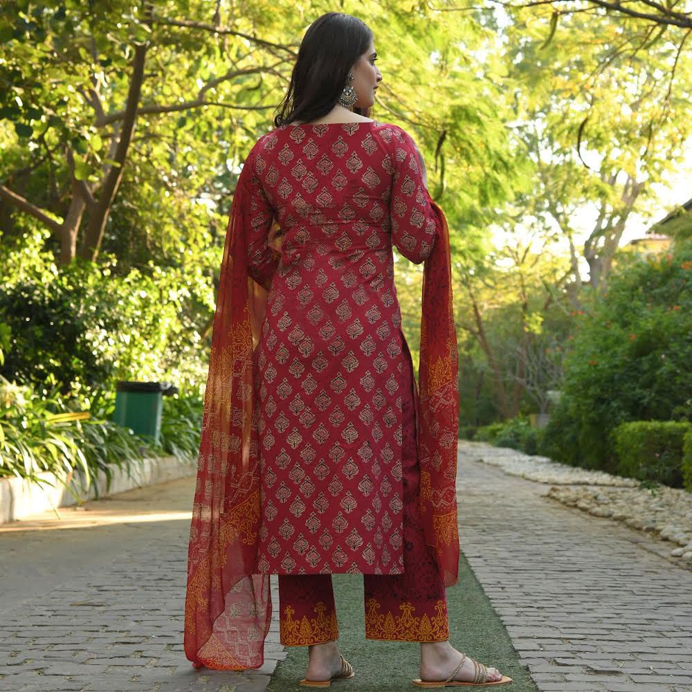 KLOSIA Women Printed Kurta and Pant Set with Dupatta (Medium) Maroon - Image 7