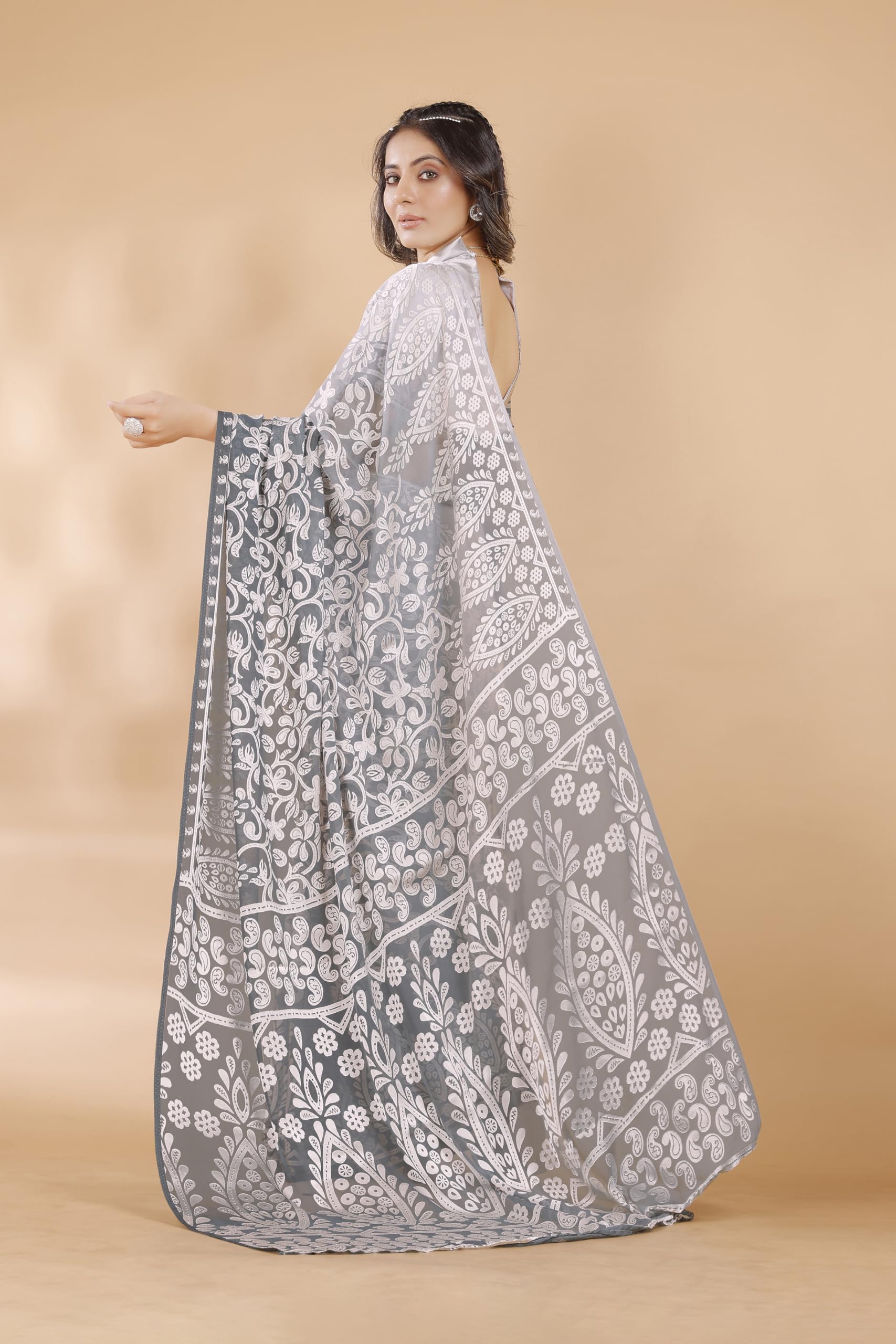 Garden Vareli Women Viscose Brasso Floral Print Saree With Unstitched Blouse Piece 73440 - Grey - Image 6