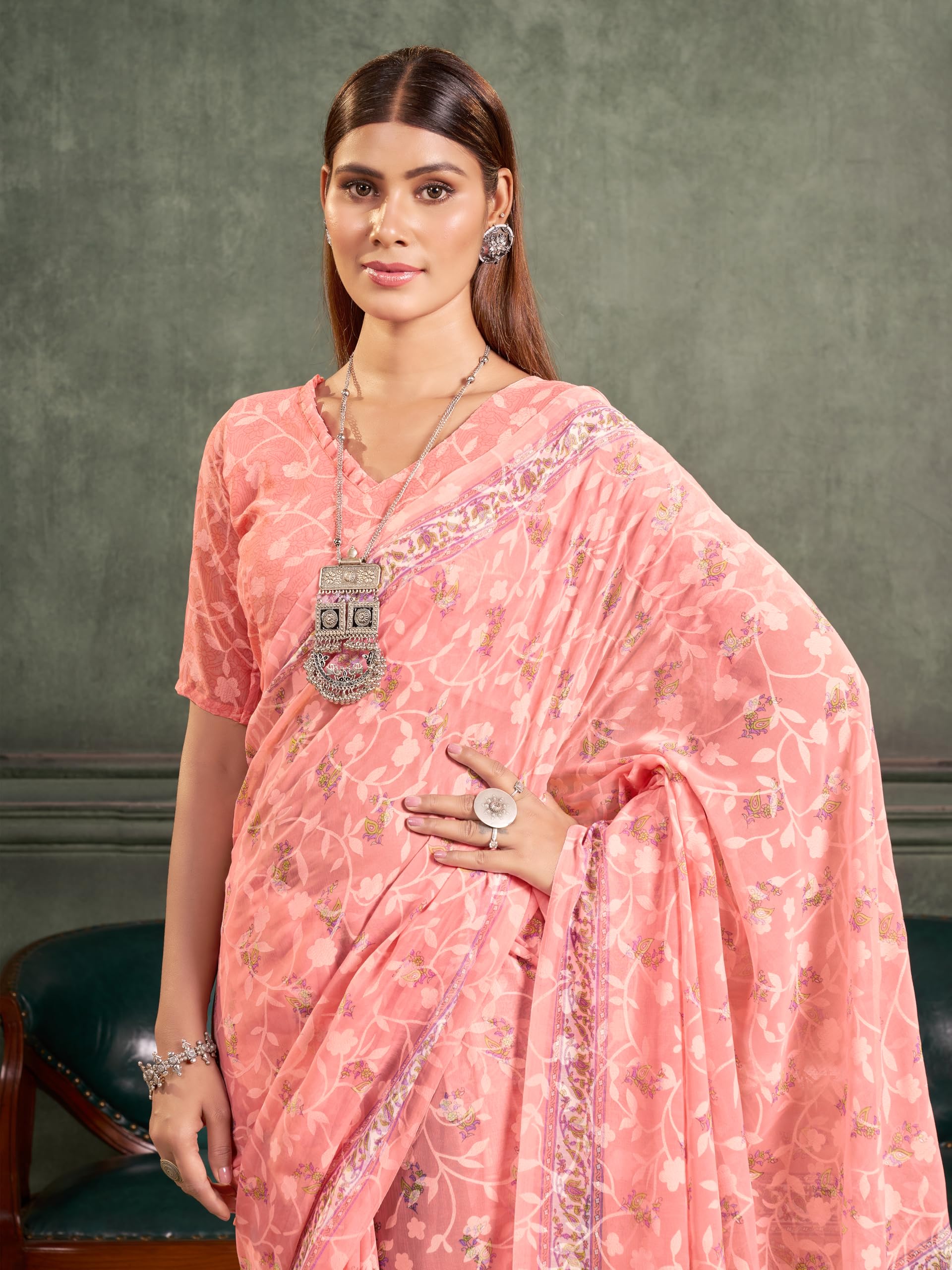 Garden Vareli Women Brasso Floral Print Saree With Unstitched Blouse Piece 62408 - Peach - Image 3